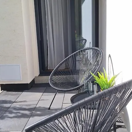 Gigi Linea ピエシュチャニ