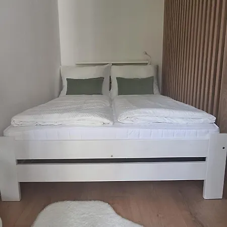 Gigi Linea Apartman *